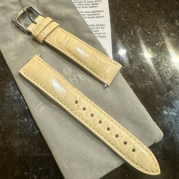 Michele 18mm Cream Alligator Embossed Watch Strap - Picture 4 of 4